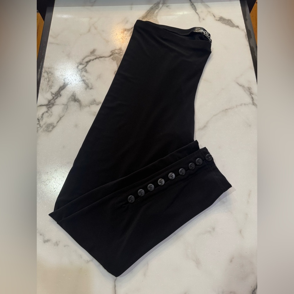 Black leggings.